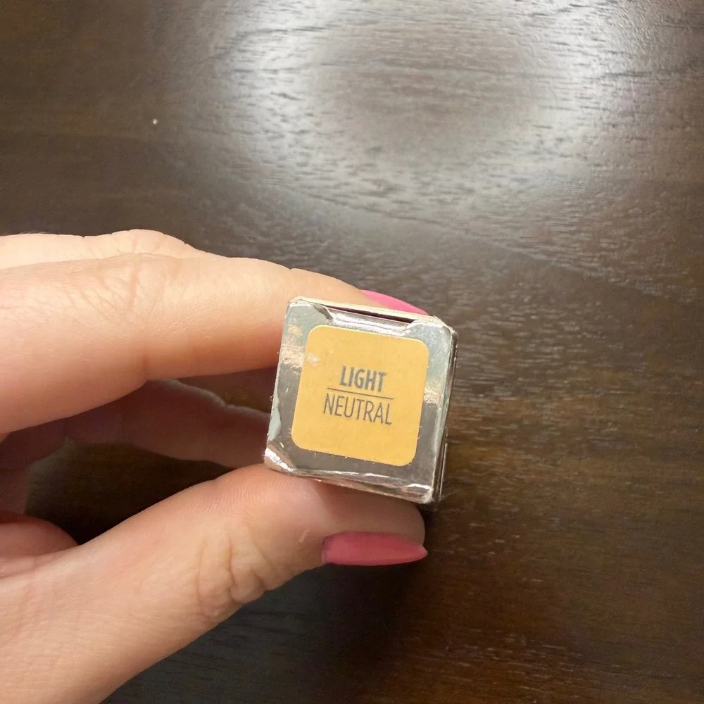 Urban Decay Naked Skin Weightless Complete Coverage Concealer